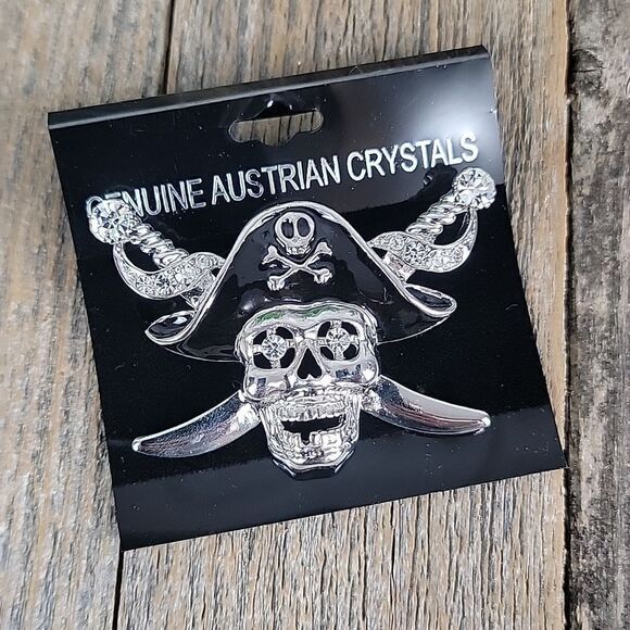 Pirate pin with Austrian crystals - Picture 1 of 6